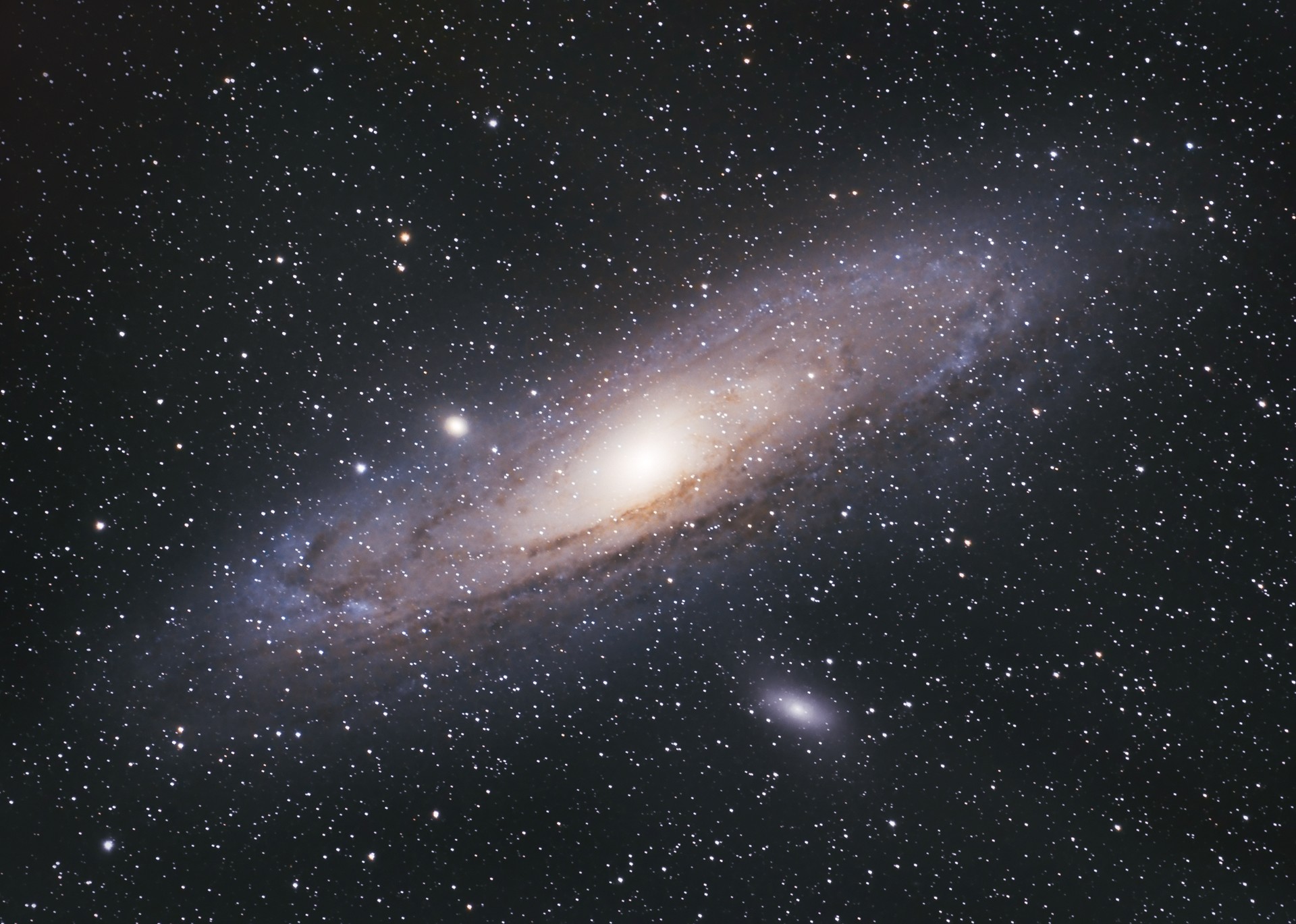 Andromeda_M31_w_v2